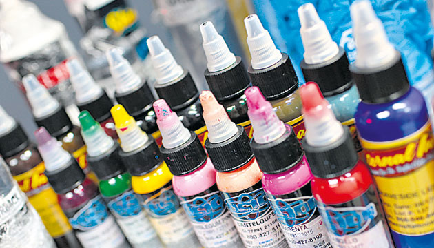 Las tintas de colores vivos son las que más se piden. Están de moda.(Shino HS.)