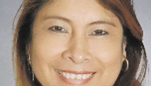 Mitzi González - Contable: No deben seguir subiendo los costos de matrículas. Todas las cosas están muy caras, eso sin contar los libros y útiles que se compran, y el salario no alcanza.