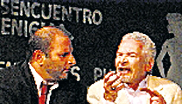 Compartió escenario en “Cita a ciegas” con Elisa Fernández, Aaaron Zebede, Yescenia Navarro y Dayra Torres. Él interpretaba a un ciego.