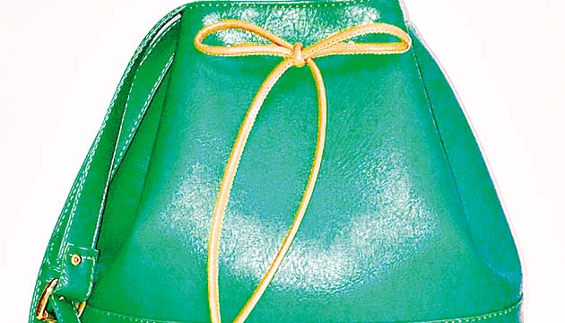 Sencillos. La joven diseñadora Genise Pierre mostrará bolsos sencillos y únicos, con colores muy llamativos. Otra de las opciones son los tonos metálicos, tornasoles, entre otros.