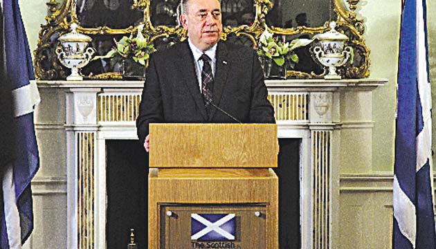 Alex Salmond dimite al fracasar en el referéndum independentista