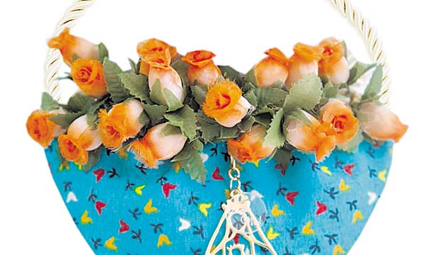 Aguamiel Design. La diseñadora Edixel Hernández se inspiró en nuestro bello país para elaborar estos accesorios. La pollera tiene protagonismo en la línea.