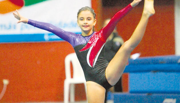 5. Las gimnastas se lucieron en sus rutinas de piso con las mejores proyecciones.