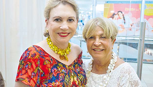 4. Lourdes Fábrega y Vilma de Duque.