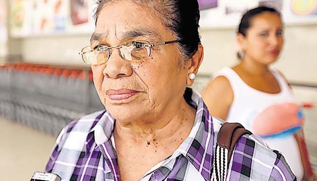 Ambrocia de Cantoral: Me sorprendió cuando vi en la televisión la cantidad de ratas en pataconcitos de San Miguelito. La verdad es que por mi sector no se aprecian a plena luz del día, pero sí hay basura, así que es muy probable que también haya roedores. Y si nosotros mismos somos los que ensuciamos, también deberíamos ser los encargados de limpiar. Basta de excusas.