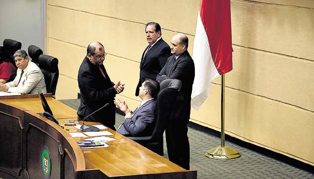 Valderrama contradice su propio discurso