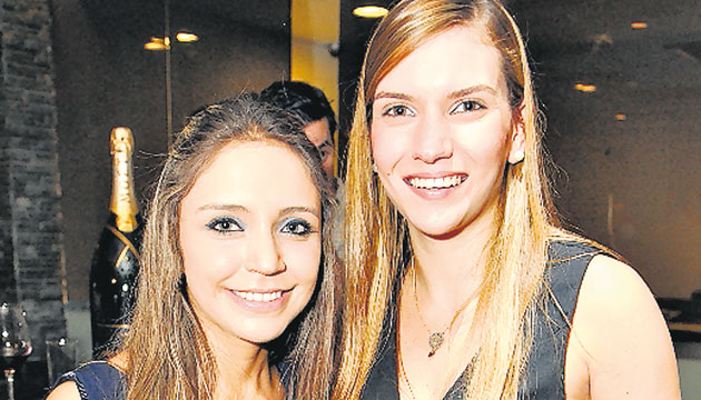 6. María Fernanda Romero y Valentina Jácome.