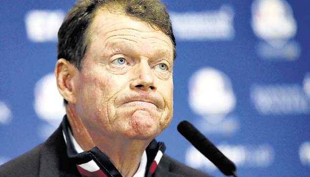 El capitán dio la cara. “Ustedes hicieron su mejor juego, pero no fue suficiente. Tendrán que descubrir qué es lo que hace falta para mejorar un poquito”, le dijo el capitán de Estados Unidos, Tom Watson, a sus jugadores.(AP)