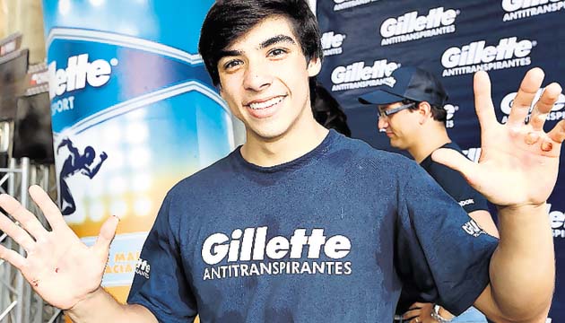 2. Fung terminó la competencia con sus manos llenas de vejigas.