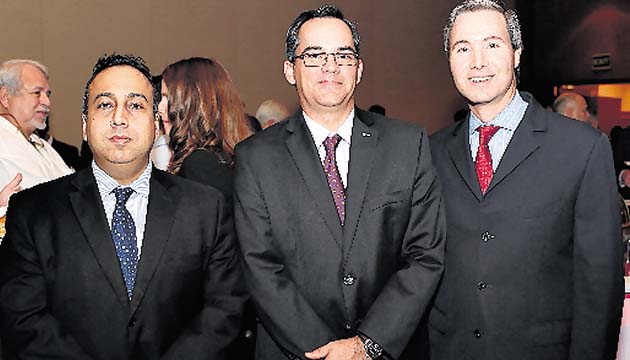 2. Peter Chatlani, Leopoldo Pérez y Walter Laffitte.