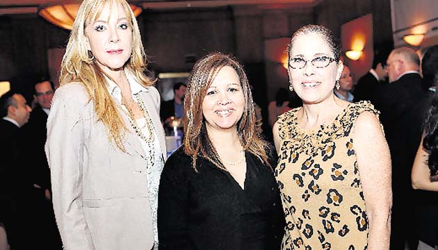 3. Rosario Townshend, Diana Lozano y Maribel Ruffo.
