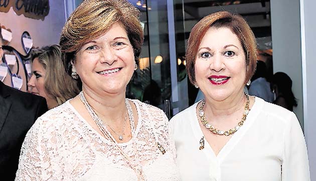 2. Elizabeth de Clare y Gloria Ávila.