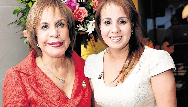 10. Natasha Sucre y Tania Carlucci Sucre