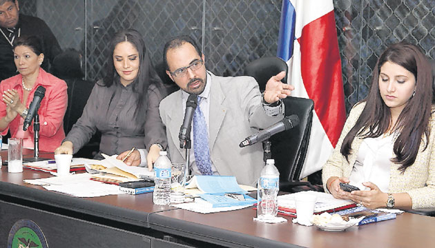 La Comisión de Credenciales ha sido beneficiada con el pacto.