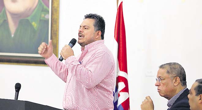 El PRD reiteró al Ejecutivo que no meta sus manos en la Asamblea.( Carlos Lemos)