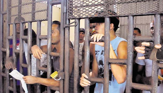 El hacinamiento carcelario permite que los privados de libertad se contagien de enfermedades graves y que los enfermos no tengan capacidad de recuperarse, y son condenados a muerte.(Cortesía)