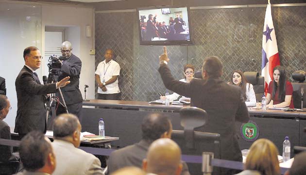 El fiscal y el abogado del acusado tuvieron encuentros verbales que no pasaron a mayores.