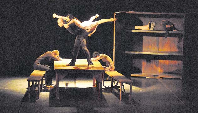 El Spellbound Contemporary Ballet viene cargado de energía para el público.