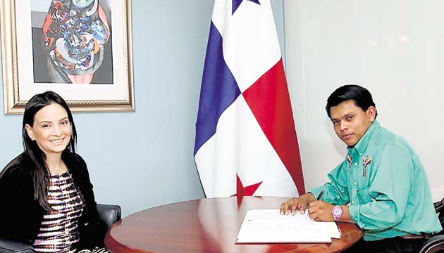 Dirigentes indígenas piden que el hijo de la cacica no sea embajador.( Archivo)