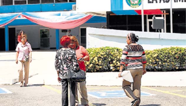 Al asumir la presidencia de la Asamblea Nacional, el diputado presidente Adolfo “Beby” Valderrama prometió transparencia y fiscalización en el uso de los recursos del Estado. Dijo que transformaría este Órgano Legislativo dándole modernización y comunicación mediante el portal web, el cual no está actualizado.