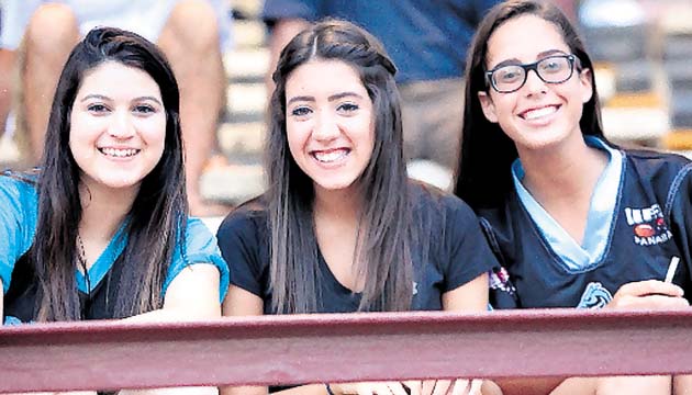 Las chicas no se pierden ni un solo partido.