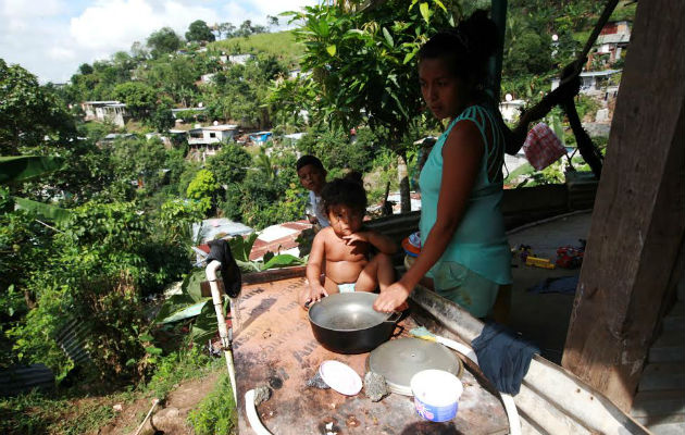 La falta de agua potable dificulta el diario vivir de los moradores. Foto/Edwin González