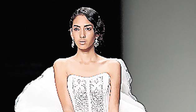 Sandoya y su blanco profundo.