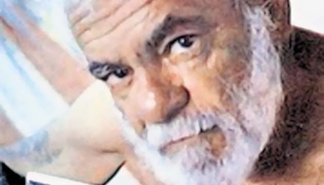 Llueve en mi corazón lágrimas duras como en una ciudad deshabitada, en la que entre la sombra reposada, sin paz me ronda tu recuerdo a oscuras. José ‘Chuchú’ Martínez