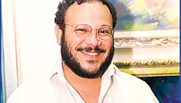 Mis hermanos lloran hacia dentro, mientras crecen, desesperanzados hijos del hambre que mide todas las cosas. Mis hermanos duermen con el corazón despierto. Héctor Collado