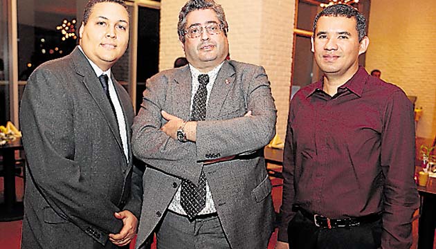 5. Édgar Betts, Luis Luengo y Alexander Castillo.