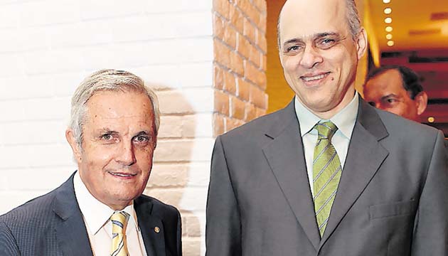 6. Daniel Purcallas y Alfredo Macharaviaya.