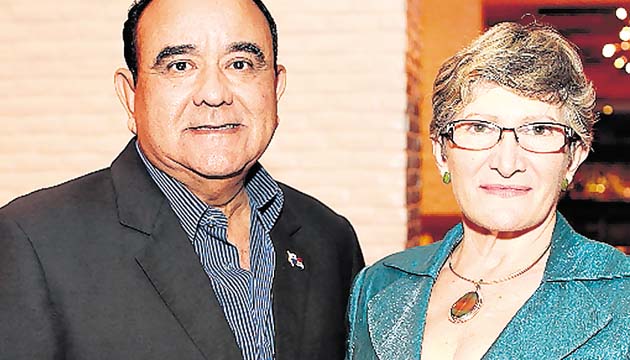 7. Elydia Espinosa y César Quintero.