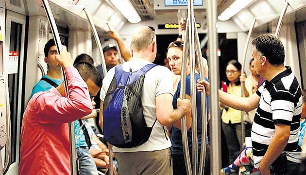 Metro, más que una atracción turística. A pesar de que los turistas no llegan a alcanzar el 2% de los viajeros de este sistema, se ha convertido un punto más por visitar para personas de Centroamérica y Estados Unidos.