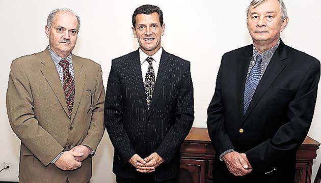 5. Raúl Silva Velázquez, Philippe Casenave y Alexei Ermakov.