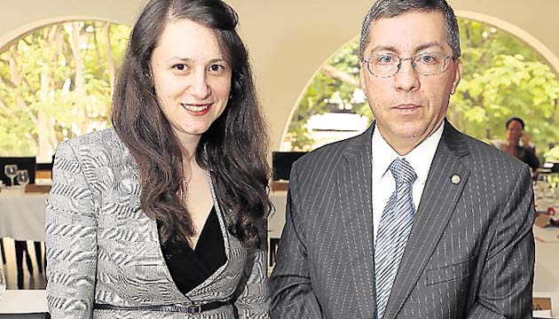 6. Zana Rudi y Miguel Gómez.