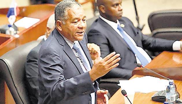 Presupuesto de 2015 es aprobado en tercer debate