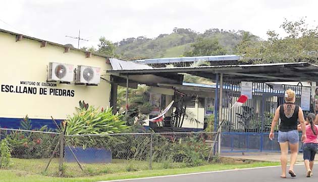 Vista de la escuela de Llano de Piedras, en el distrito de Macaracas, que servirá como centro de votación para las elecciones parciales del circuito 7-2, en las que se escogerá al segundo diputado de la provincia de Los Santos, luego de procesos de impugnación.