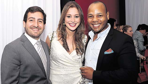3. Fernando Manfredo Vallarino, Corina Arango y Alfredo Smith.