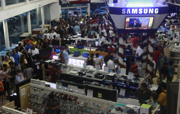 Ventas en Albrook Mall. Foto/Alcides Rodríguez