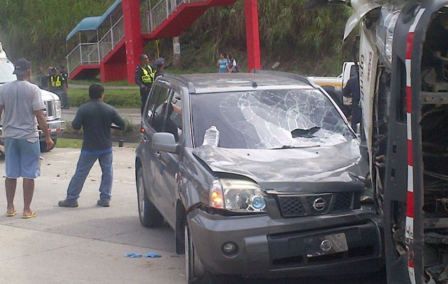 15 autos involucrados ene l accidente. Foto/@franrodj0202