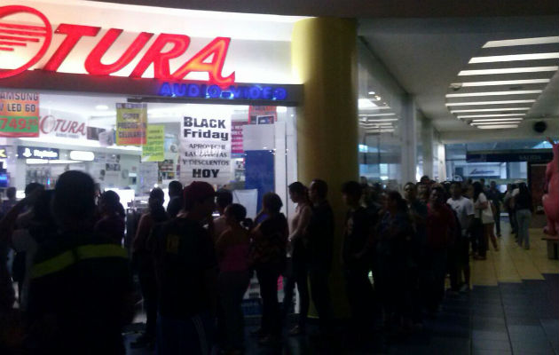 Black Friday Albrook. Foto/@Maite1805