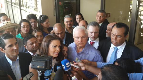 Mariela Vega junto al expresidente Ricardo Martinelli. Foto/@Cafu0277