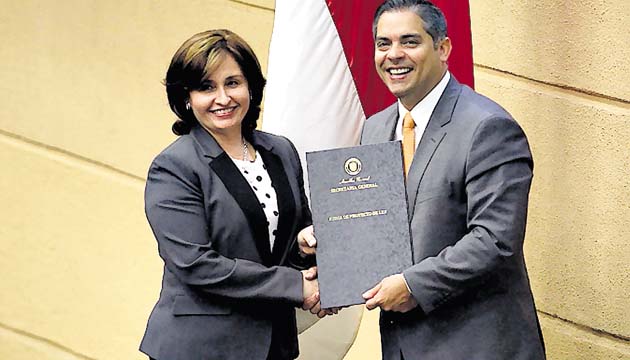 Ratifican a nueva procuradora Kenia Porcell. Declaraciones de quien ocupará el Ministerio Público por un periodo de 10 años, a partir del 1 de enero de 2015,
