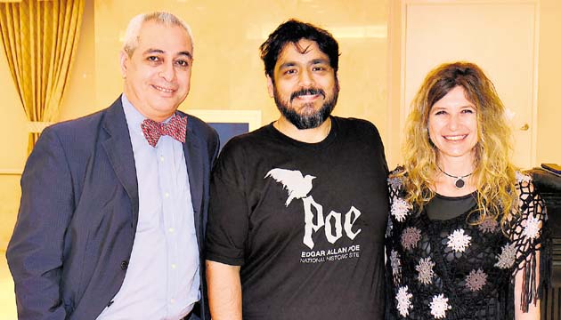Jorge Eduardo Benavies (Perú), José Luis Rodríguez Pittí y Andrea Jeftnovic (Chile), jurados de la sección cuento 2014.()