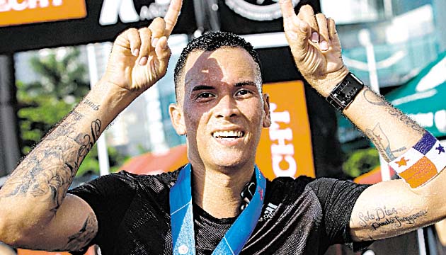 4.El delantero panameño Blas Pérez corrió 21 kilómetros.