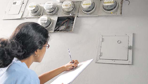 Los panameños deben empezar a ahorrar energía.(Archivo)