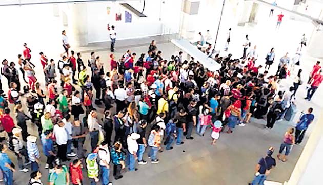 Avería en puerta de un tren hace que servicio del metro se demore