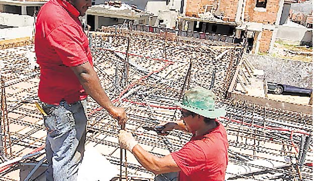 Importante. Ventaja, El sector este del país (Pacora, Chepo, Las Mañanitas, 24 de Diciembre, etc.), tiene entre sus ventajas la cantidad de terrenos que todavía existen sin desarrollarse, lo que les permite a las empresas promotoras adquirirlos a precios más bajos.
