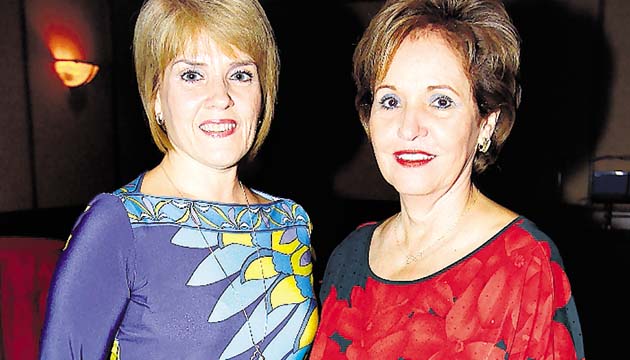 6. Evelyn Barrera y Magaly Méndez.