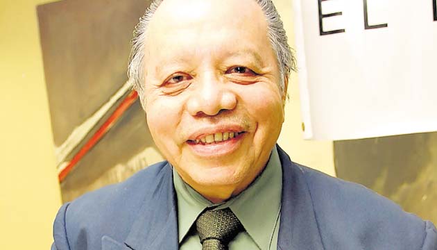 César Young Núñez, poeta, autor de siete libros publicados y tres o cuatro por publicar y honrado en 2014 con la Condecoración Rogelio Sinán, expresó: “Yo me leí los libros de ellos y coincido con Pedro Rivera, José Franco y Nando Martínez. Nosotros tenemos sobradas razones para rechazar la agresión yanqui contra un pueblo inerme”.